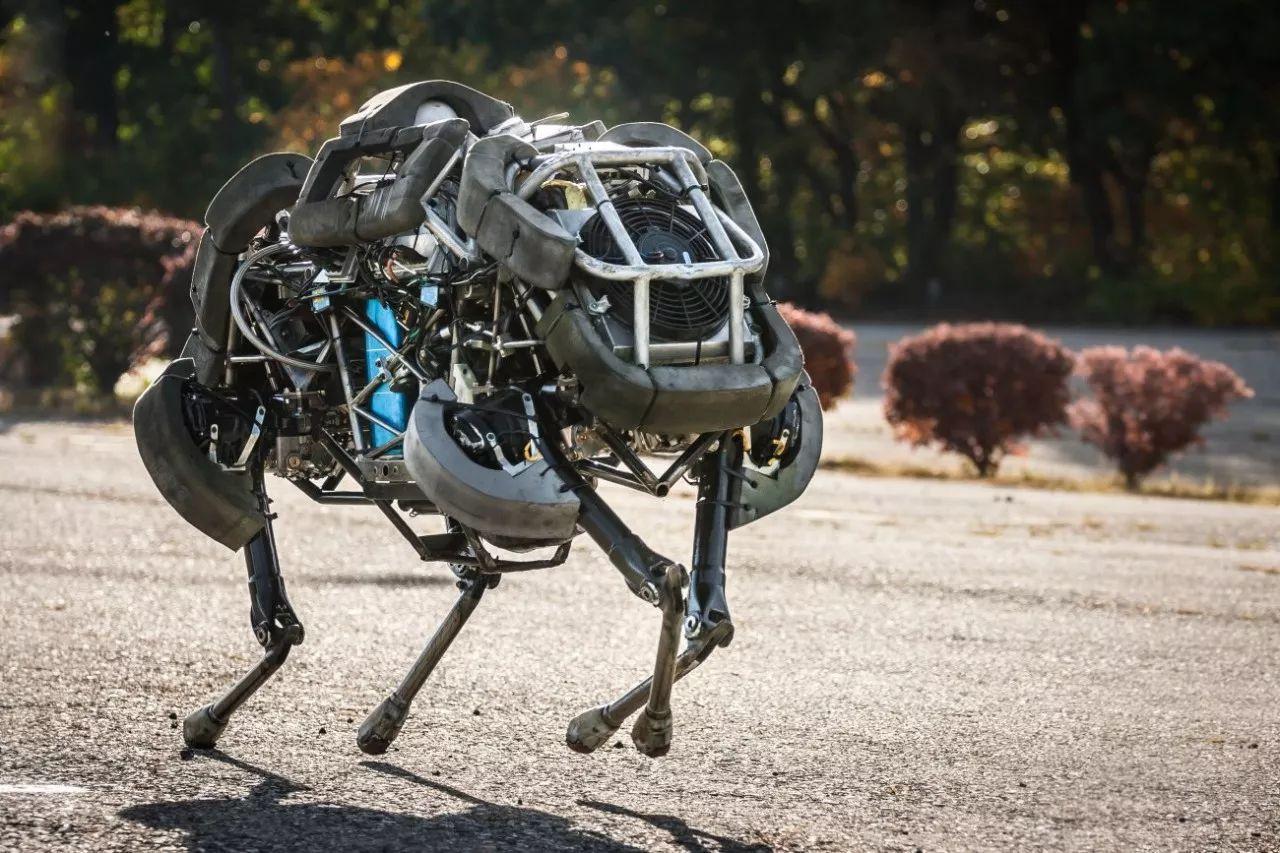 波士顿动力机器人获得跑酷新技能，通过组合障碍如履平地_泽客资源网